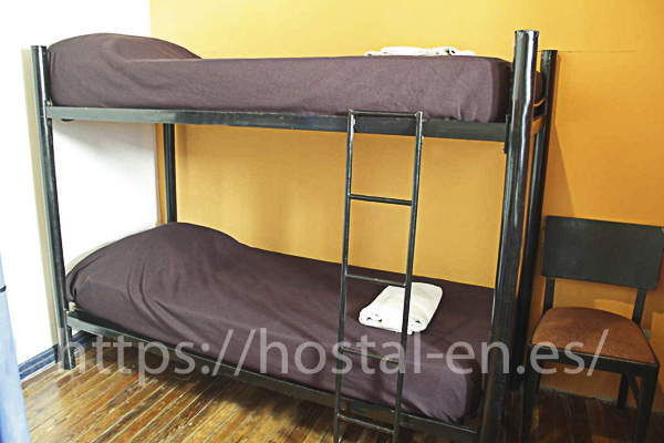 hostales y pensiones muy baratos y centricos en Cangas del Narcea