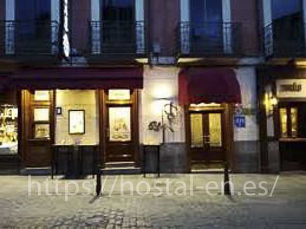 hostales y pensiones muy baratos y céntricos en Castelló d'Empuries