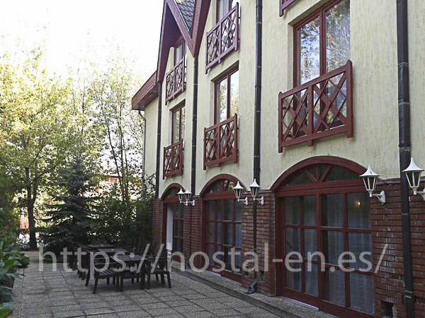 hostels y pensiones muy baratos y centricos en Villardondiego