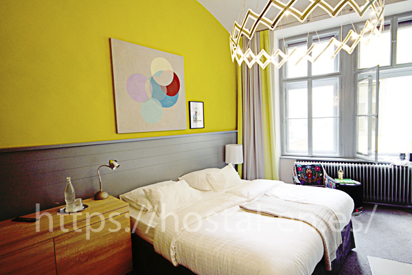 hostels y pensiones muy baratos y centricos en Quintana del Castillo